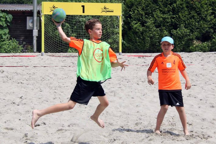 mE erfolgreich bei eigenem Beachhandball-Turnier