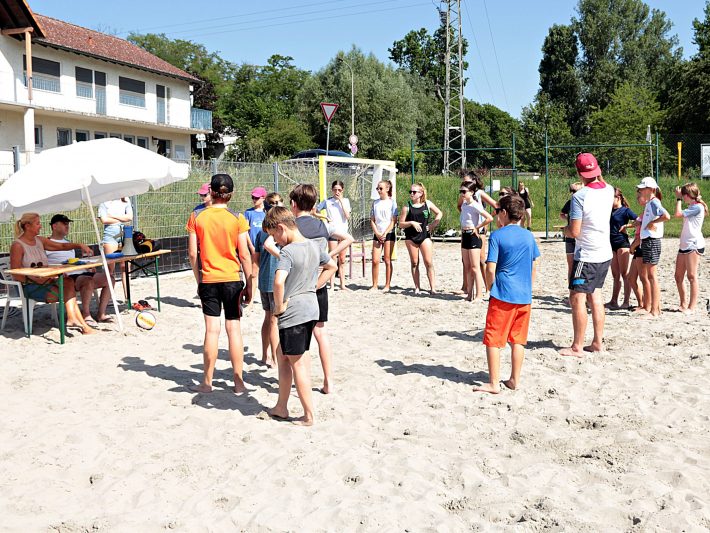 Beachvolleyball – „Back to sports“ für unsere Jüngsten!
